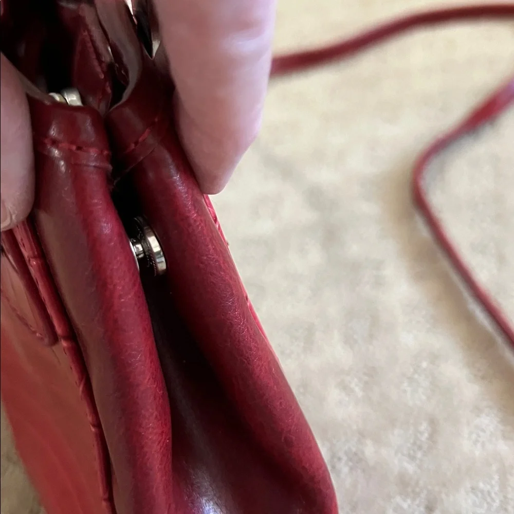 Red Embossed Leather Bucket Bag Metal Heart Handles Crossbody Handbag Purse - Picture 8 of 11